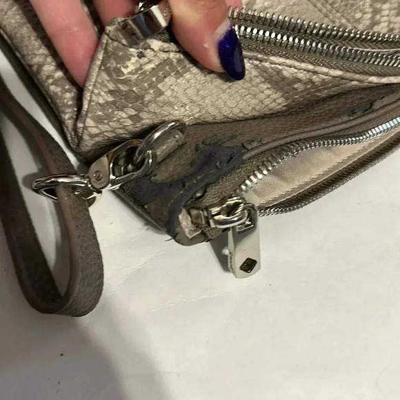 Jewel by Thirty-One Crossbody/Clutch - Picture 5 of 6